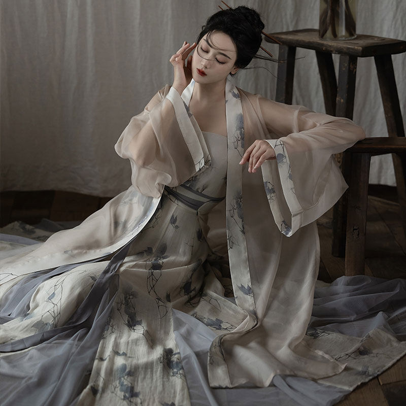 Song Dynasty Modern Hanfu Changgan Temple Jacket and Pleated Skirt - Songjian 松间 (Preorder)