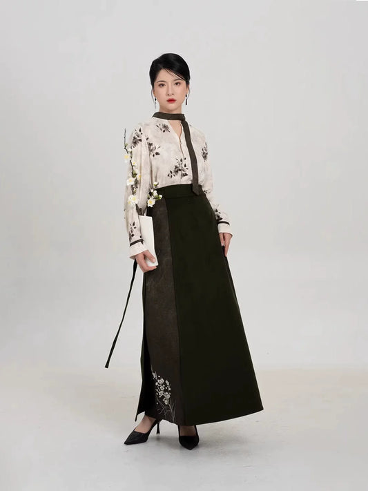 Song Dynasty Modern Hanfu Set with Long Sleeve Top and Spiral Skirt - Fumei 赋梅 (Preorder)
