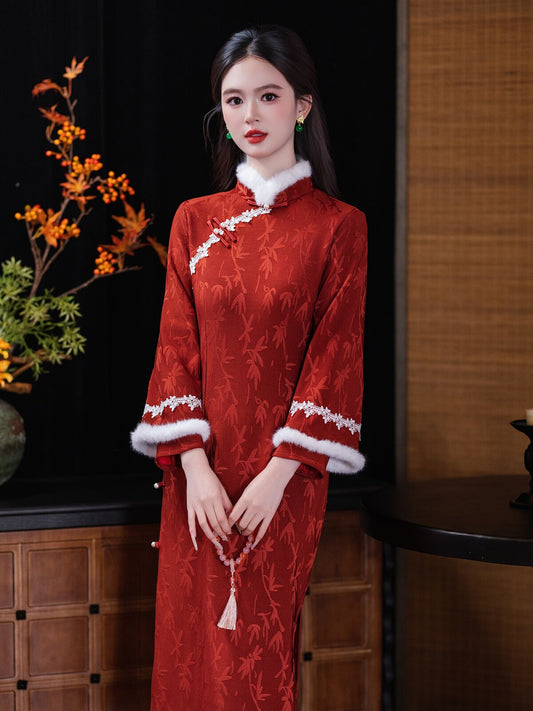 Qiluo long sleeve Chinese wedding cheongsam qipao — detail view