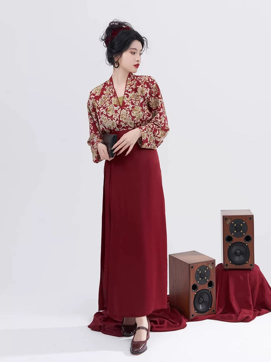Song Dynasty Modern Hanfu Set with Winged Sleeve Top and Spiral Skirt - Yingying 盈盈 (Preorder)
