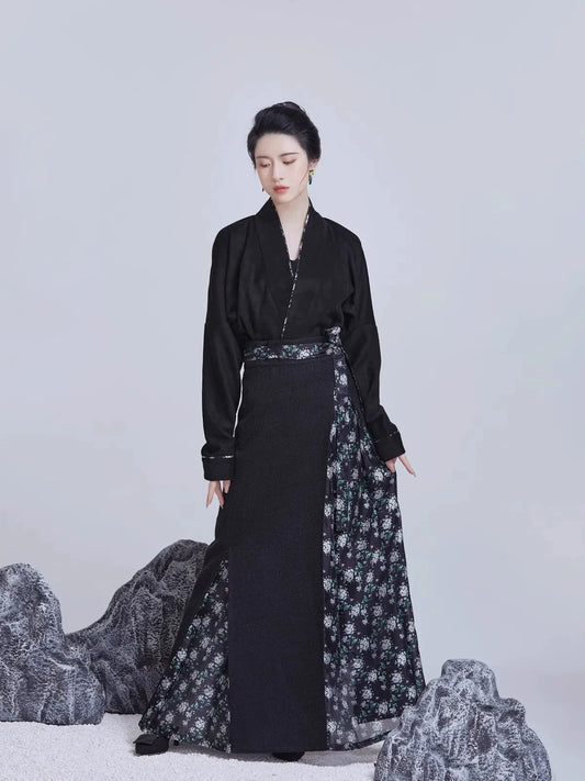 Song Dynasty Modern Hanfu Set with Changgan Temple Beizi and Three Pleat Skirt - Hanjiang Snow 寒江雪 (Preorder)