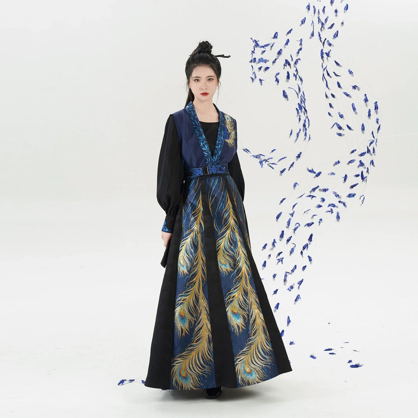 Tang Dynasty Modern Hanfu Set with Beizi Overlay & Flowing Eight-Panel Skirt - Yinzhu 飒翎银竹 (Preorder)