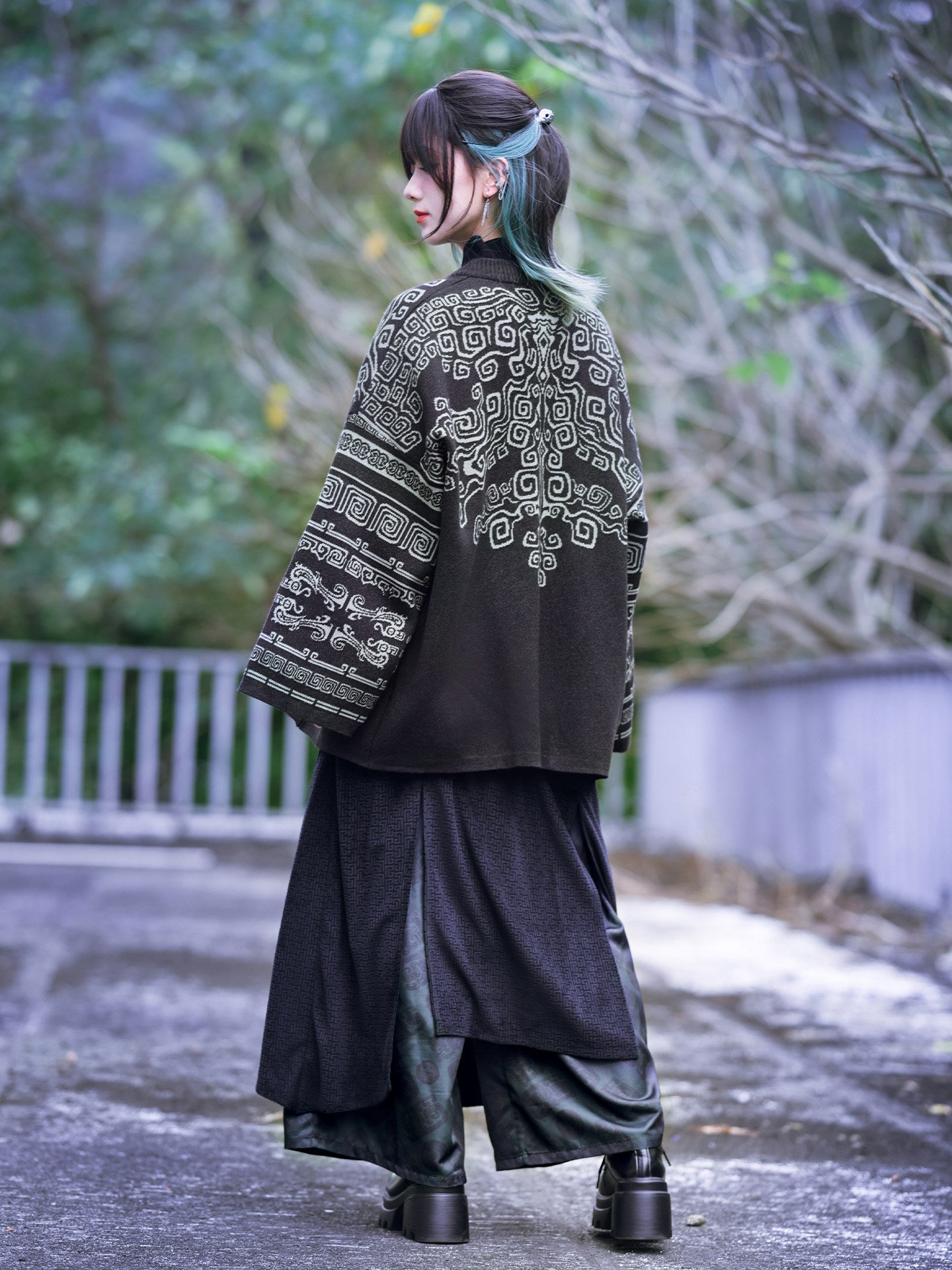 New Chinese Style Bronze Pattern Sweater - Casting Soul 铸魂