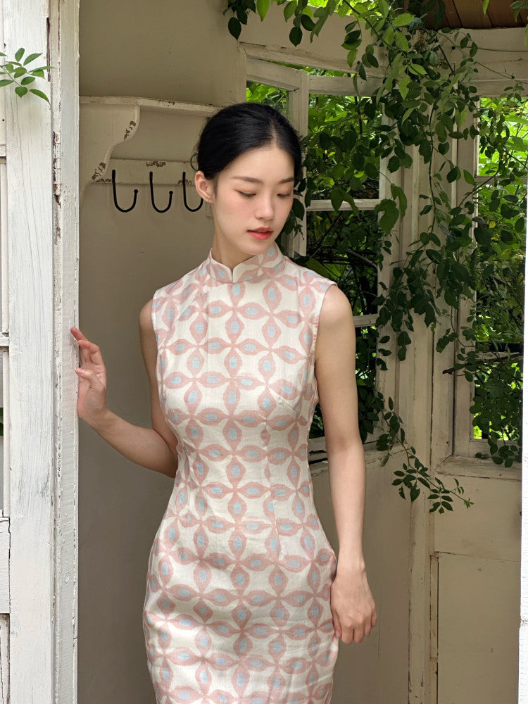 Sleeveless Retro Patterned Long Cheongsam | Xiangwan