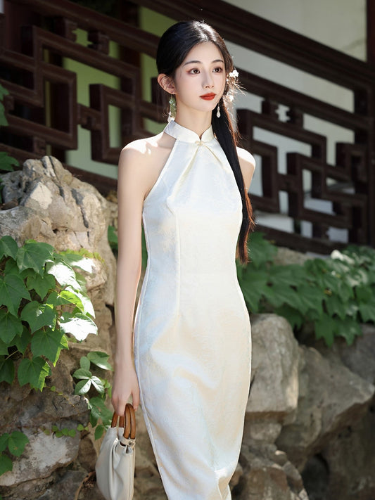 Summer halter neck cheongsam — neckline detail