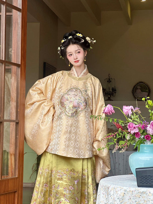 Ming Dynasty Thousand Golden Rays Mamian Skirt Set | Light and Moonfall 榴光月落