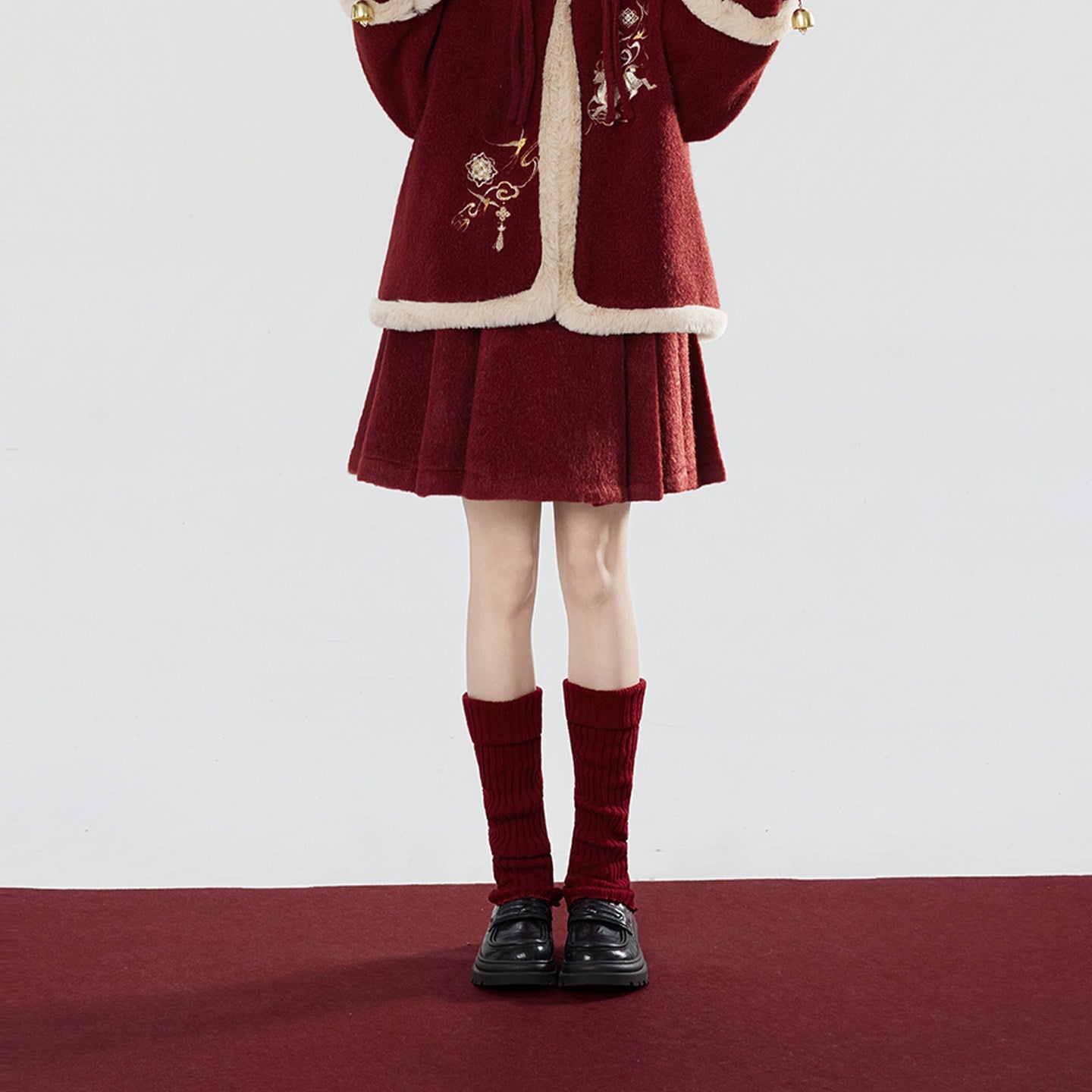 Tang Dynasty Dunhuang Museum Red Woolen Coat and Mini Mamian Skirt - Fu Lu Mingchun 福鹿鸣春 (Preorder)