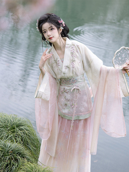 Wei Jin Dynasty Qiyao Ruqun Hanfu | Drunken Blossoms 起舞醉花荫