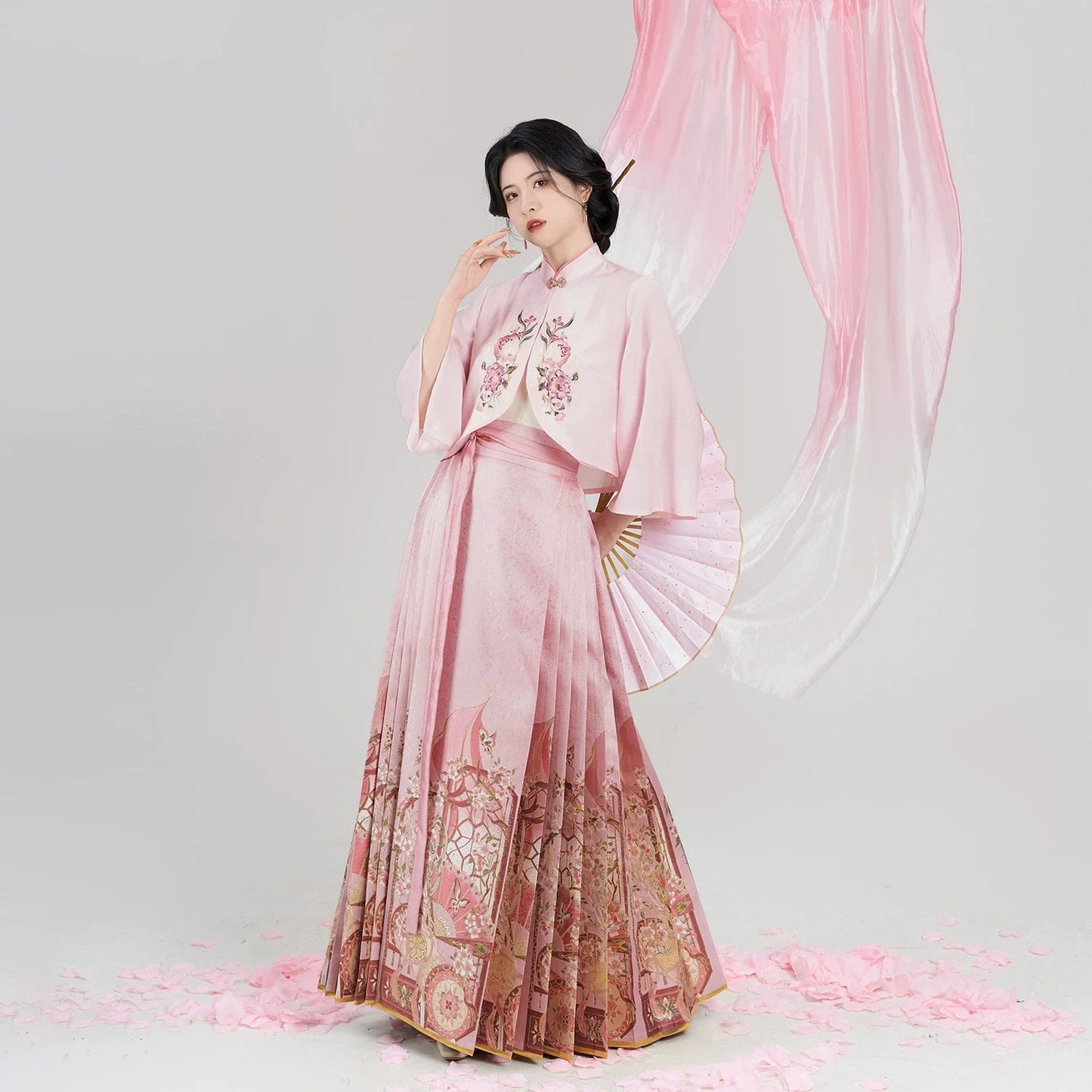 Chinese Blouse & Mamian Skirt Outfit | Burning Peaches 锦扇桃灼