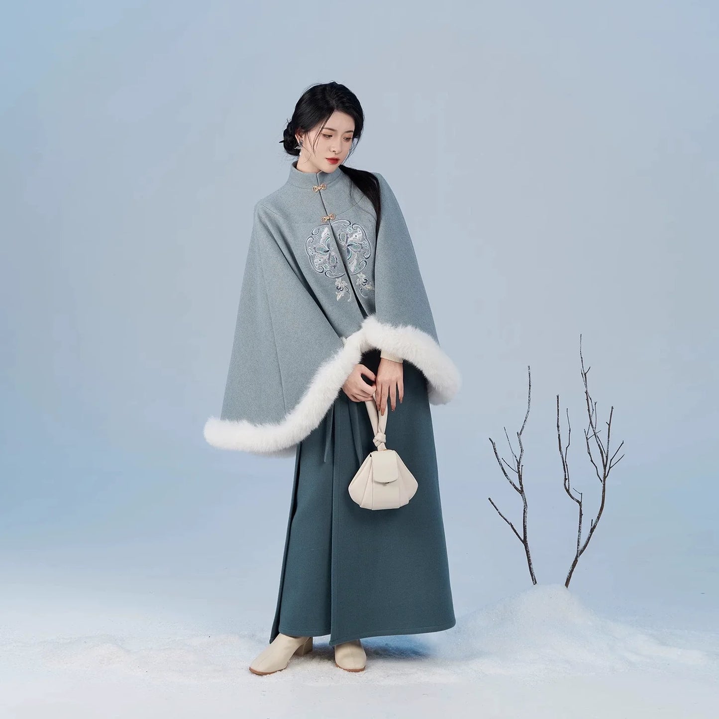 Song Dynasty Modern Hanfu Set with Embroidered Cape and Spiral Skirt - Yuxue 喻雪 (Preorder)