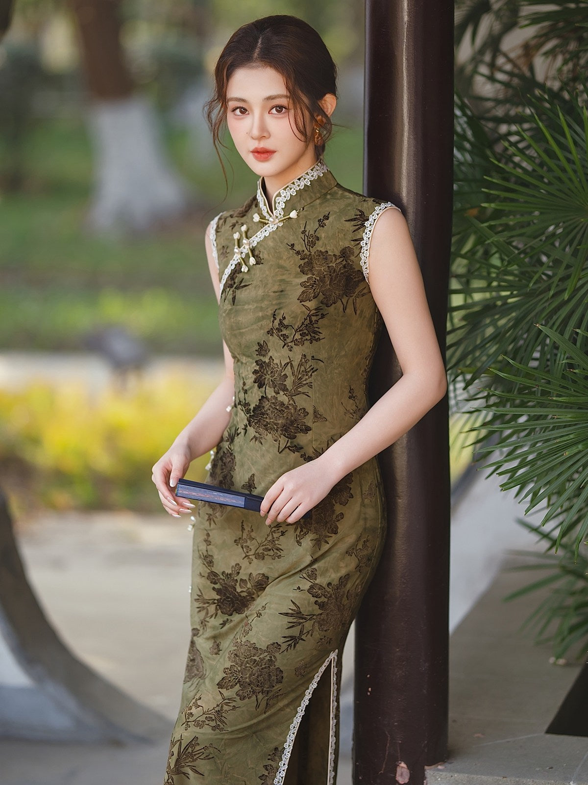 Sleeveless High Slit Long Qipao | Rustling Garden