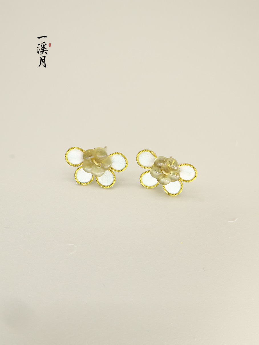 Velvet Flower Plum Blossom Heart Stud Earrings | Qipao Jewelry