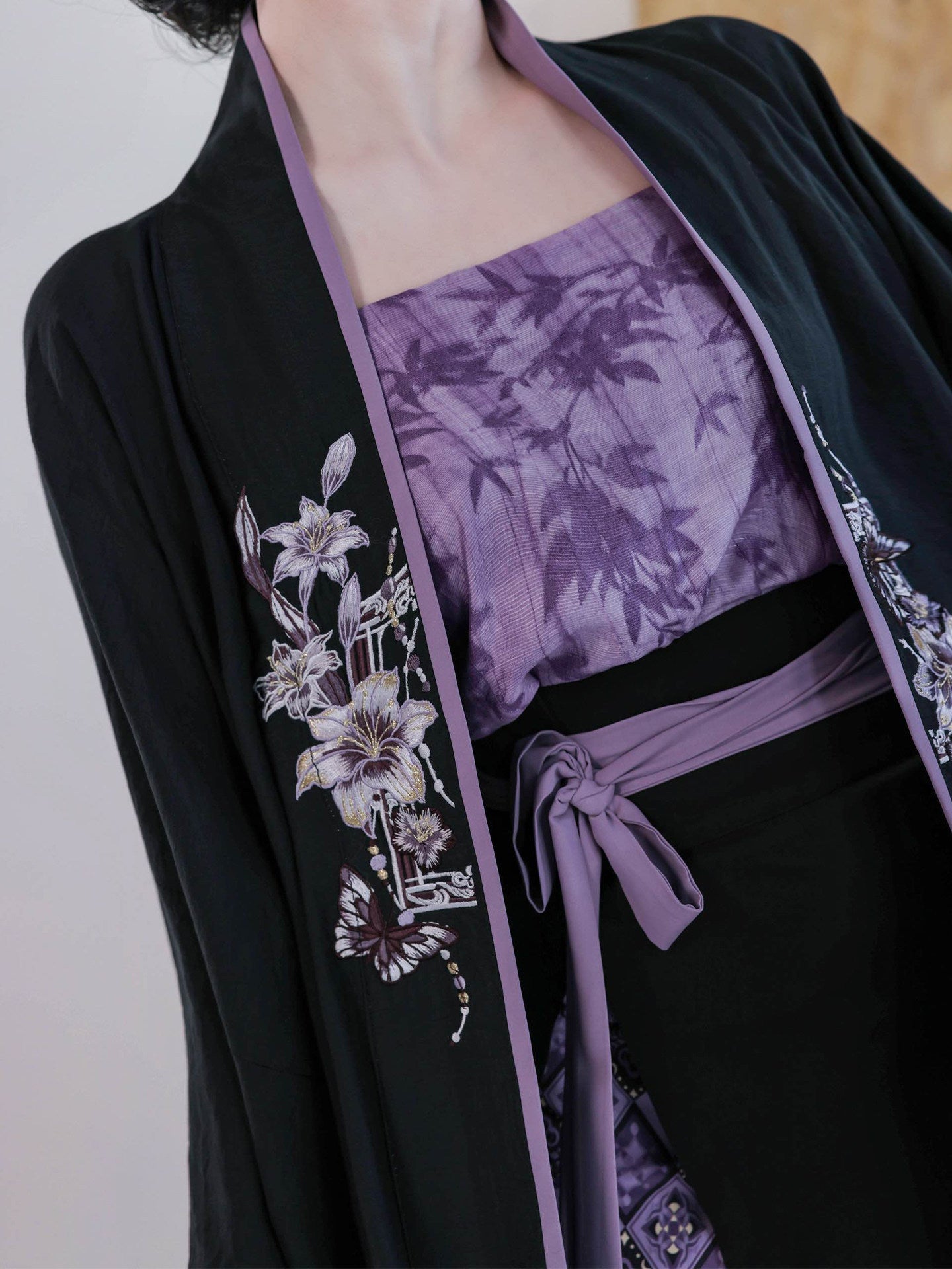 Song Dynasty Modern Hanfu Long Cardigan and Spiral Skirt - Lily Cards 百合卡牌 (Preorder)