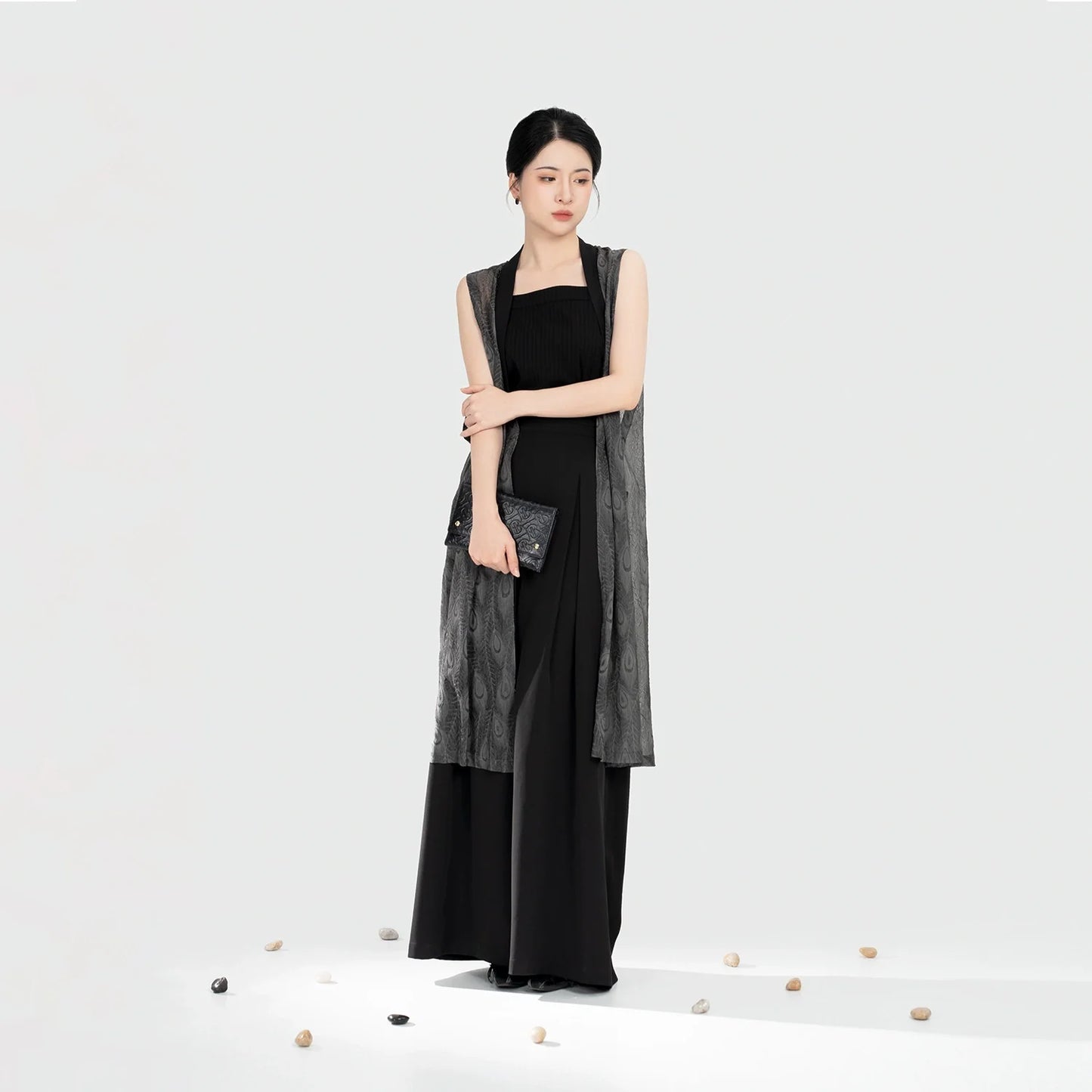 Song Dynasty Modern Hanfu Set with Bijia, Winged Sleeve Top and Wide Leg Pants - Crow Commands 乌翎 (Preorder)