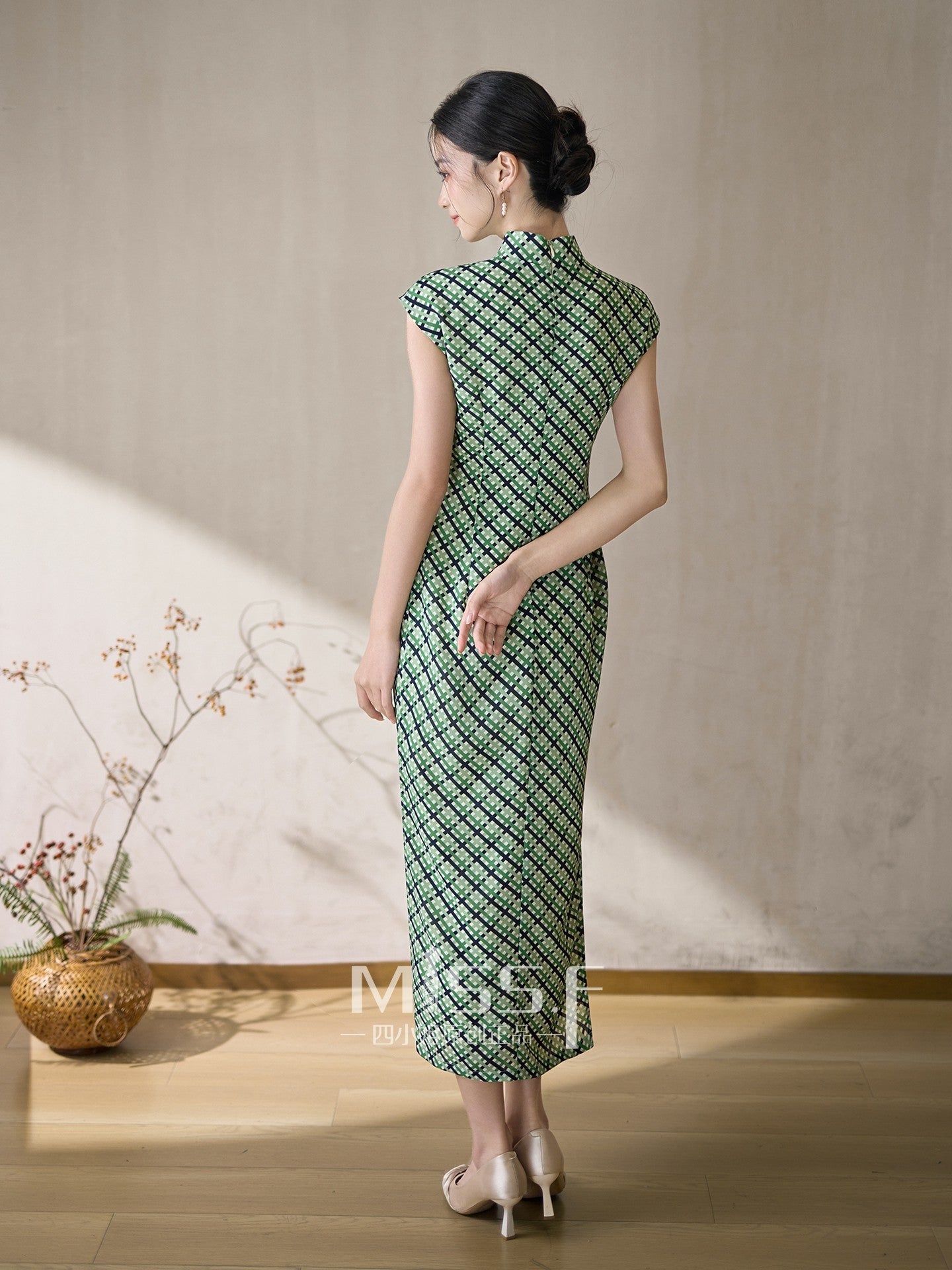 Short Sleeve Old Hong Kong Style Qipao | Jade