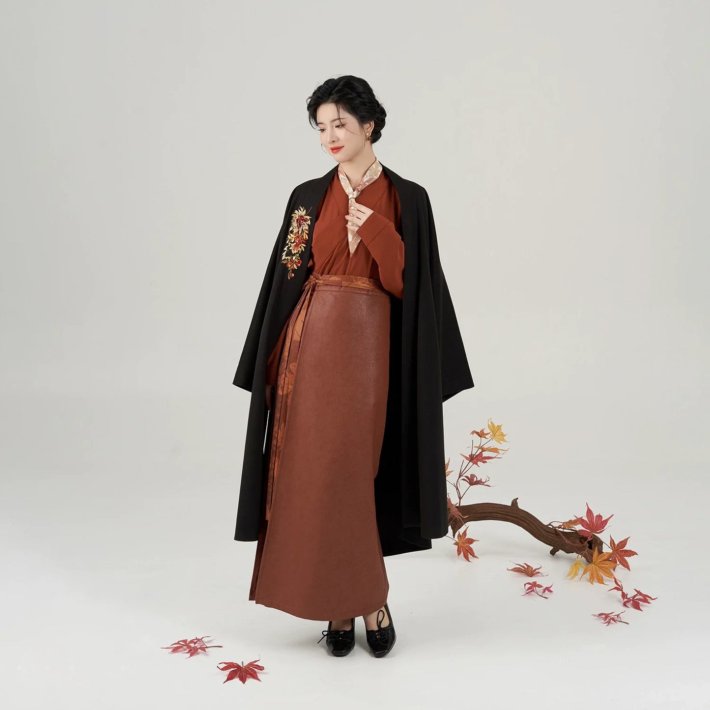 Song Dynasty Modern Hanfu Set with Winged Sleeve Top and Spiral Skirt - Jinruan 尽染 (Preorder)