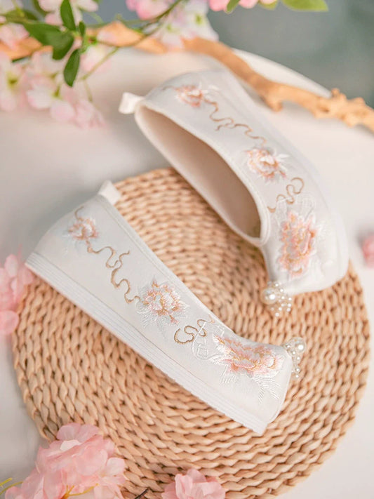Maeve - Embroidered Chinese Hanfu Shoes
