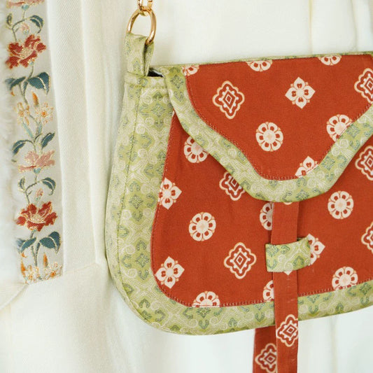 Pipa Crossbody Merchant Bag for Women