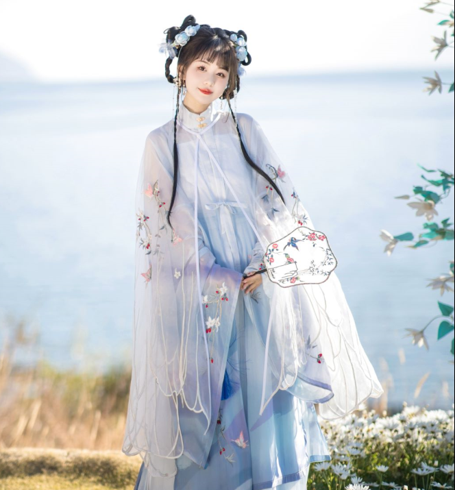 Ming Dynasty Fairy Cloak Pleated Skirt Hanfu Set | Jade Butterfly 玉蝴蝶