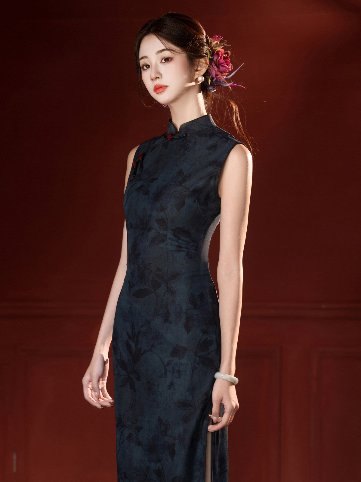 Sleeveless Floral Midi Cheongsam | Vampire