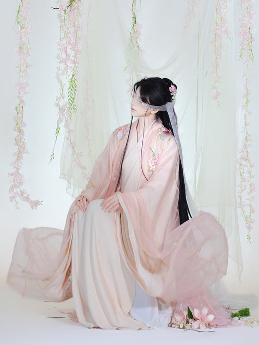 Zhuhua fantasy costume, sleeve and layering detail