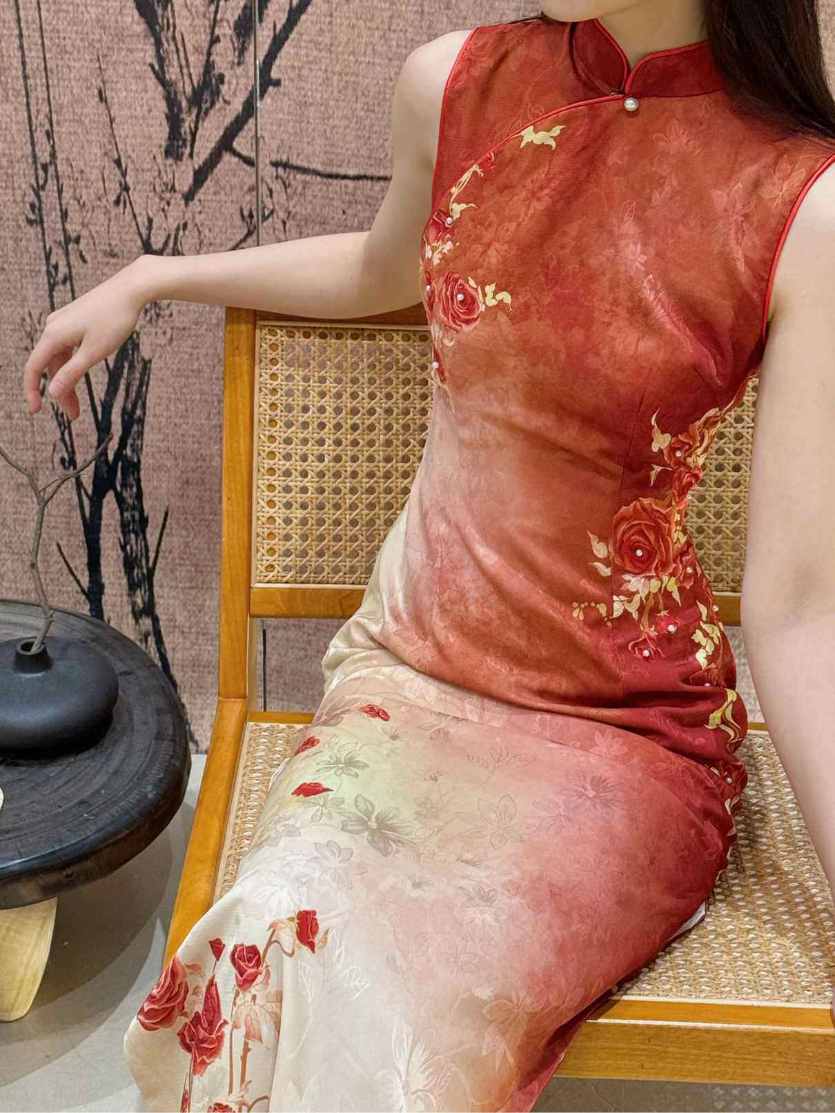 Sleeveless Autumn Gradient Floral Long Cheongsam | Luoshen