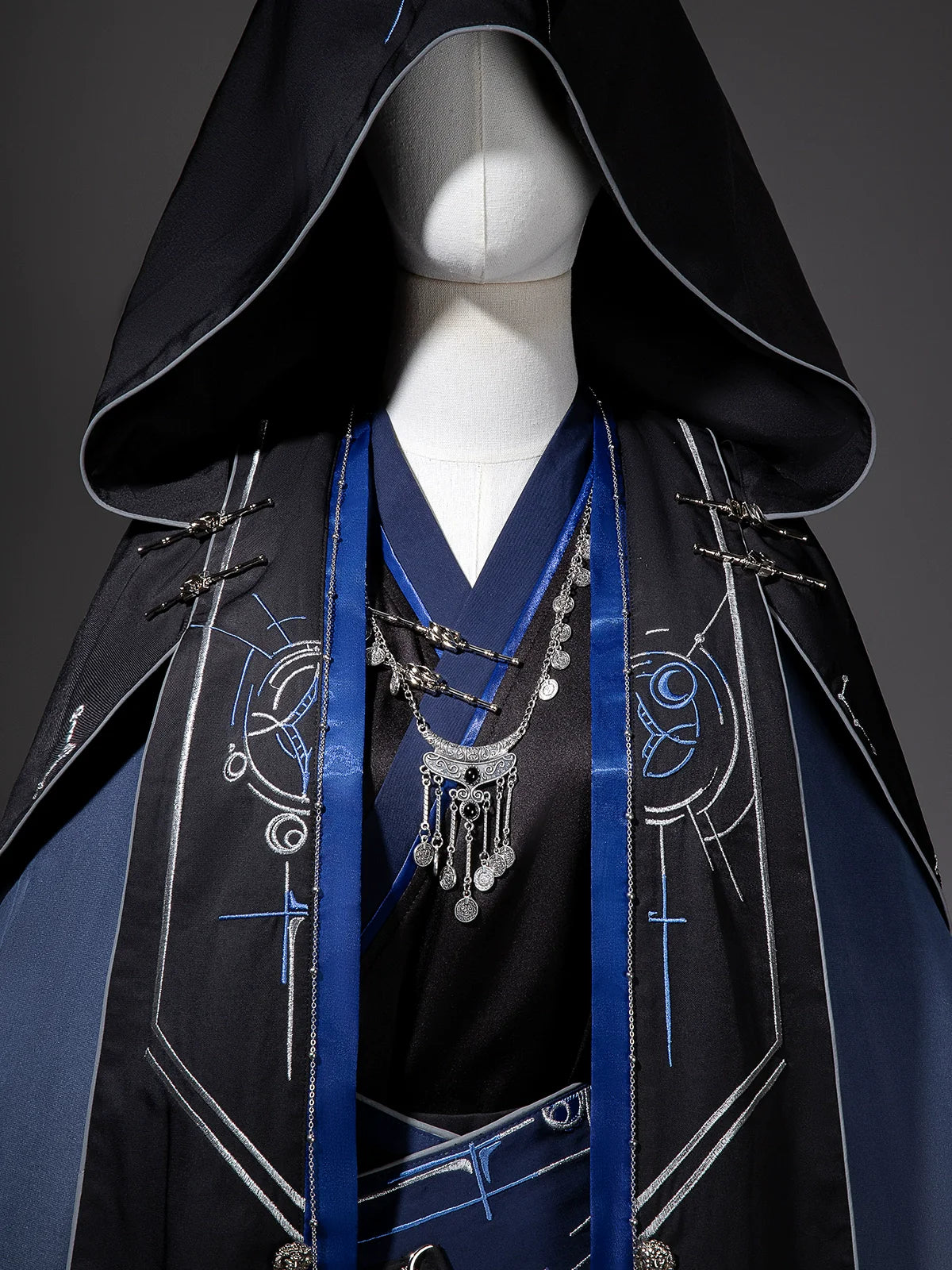 Celestial Aegis 玄穹司天 - New Chinese Style Assassin Hanfu with Cloak (Preorder)