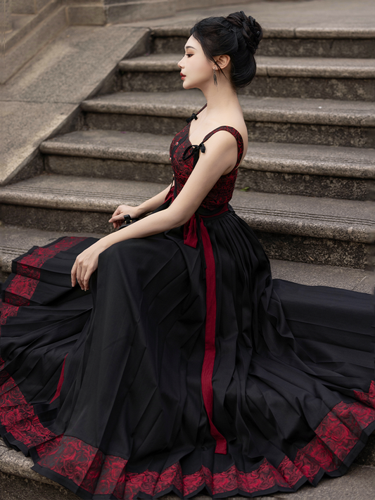 Chinese Bustier & Mamian Skirt Outfit | Rose Bud 夜色红蕾