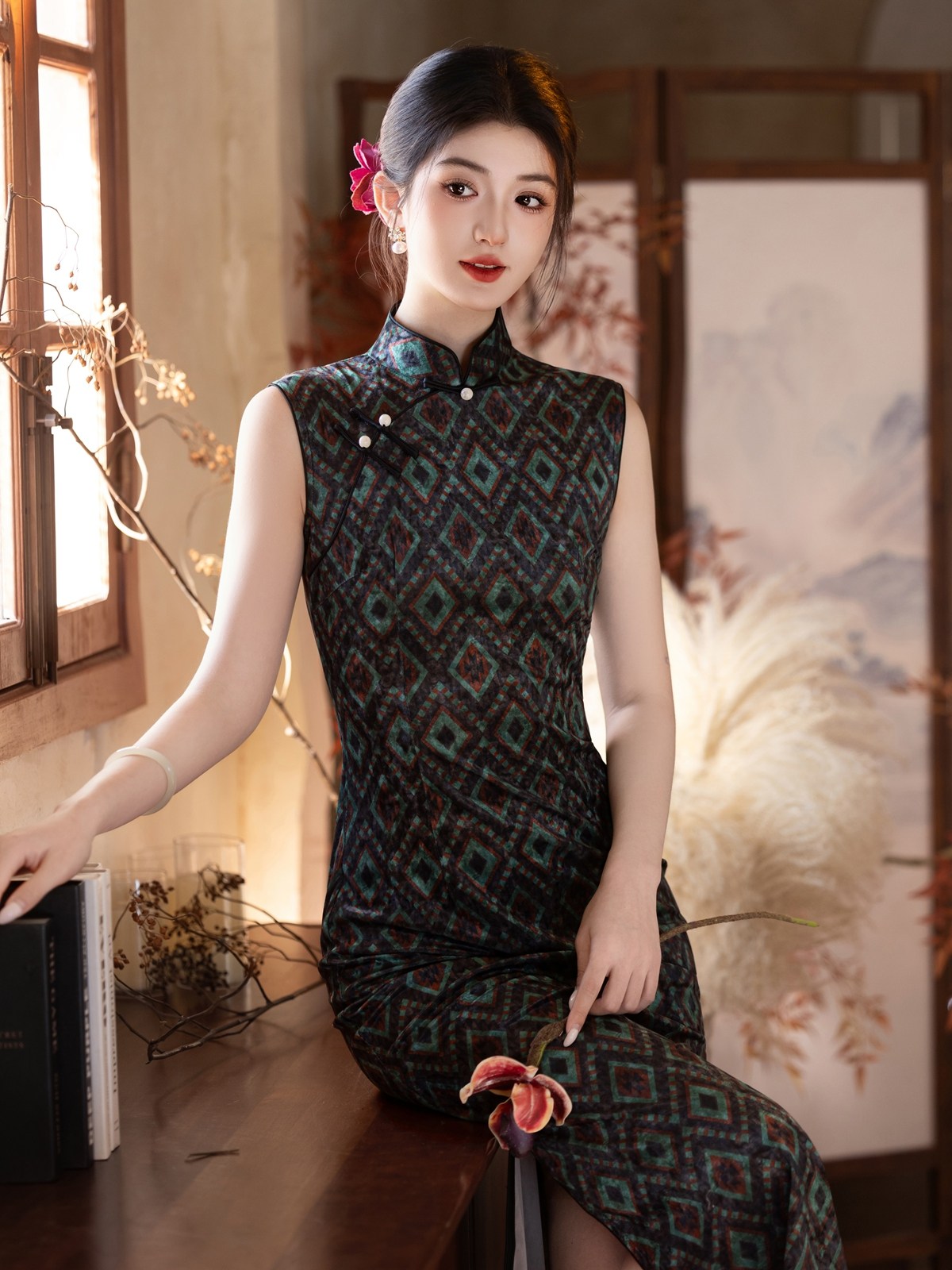 Sleeveless Diamond Geometric Midi Cheongsam | Under the Moon
