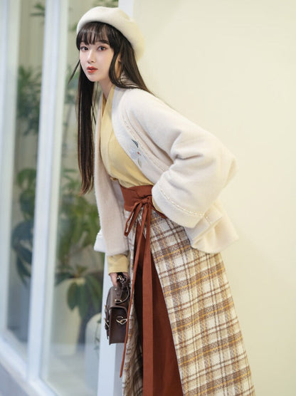 Song Dynasty Modern Hanfu Winter Plaid Spiral Skirt - Fried Chestnuts 糖炒栗子 (Preorder)