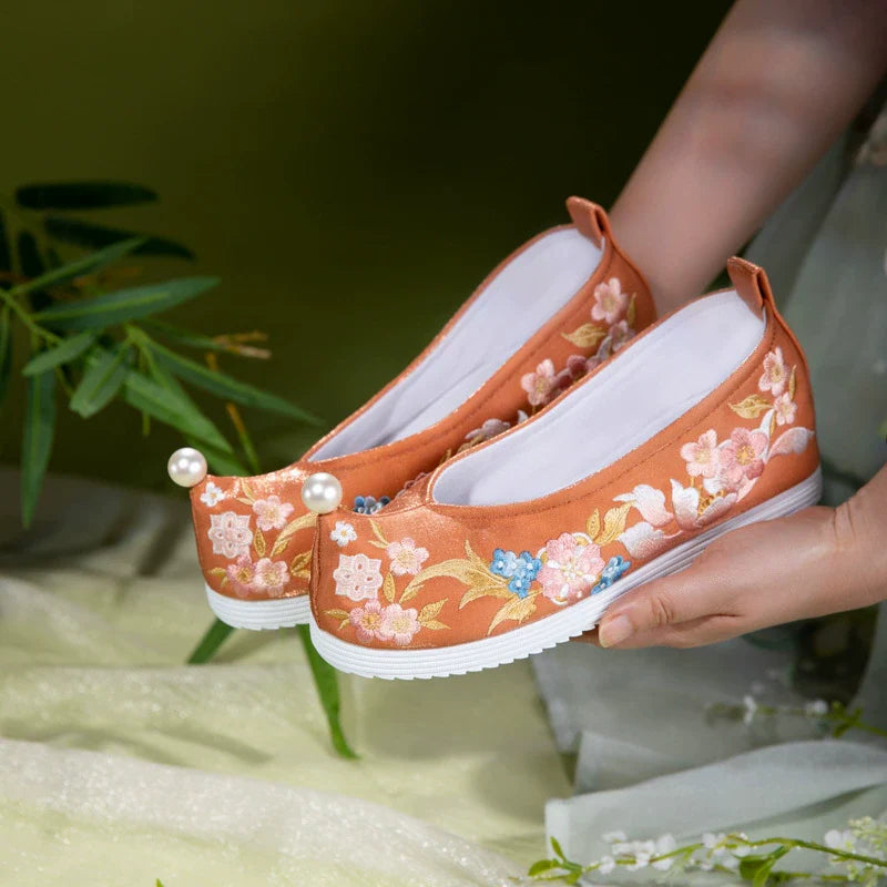 Kayla - Embroidered Chinese Hanfu Shoes