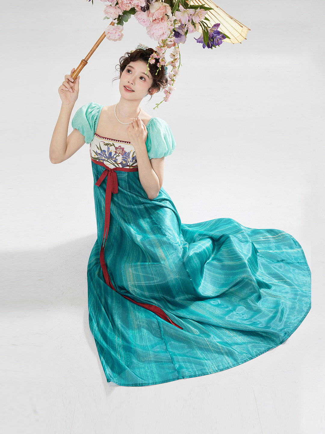 Lian Chun | Regency Style Modern Chinese Embroidered Puff Sleeve Dress