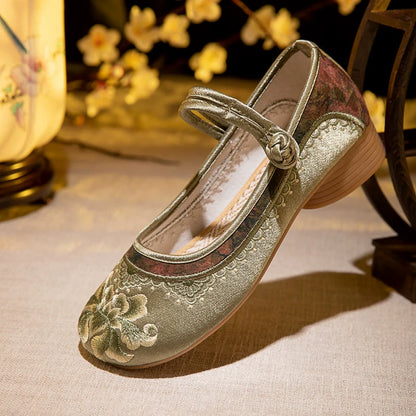 Beatrice - Embroidered Chinese Style Shoes