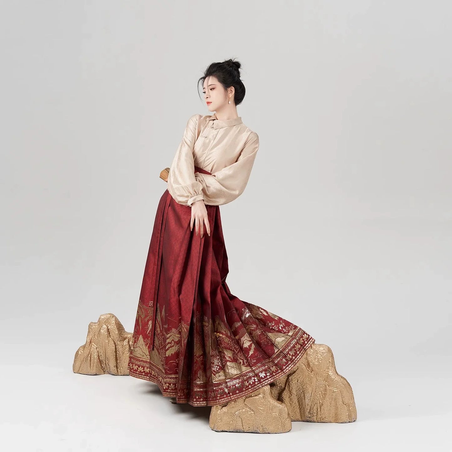 Ming Dynasty Modern Hanfu for Chinese New Year Festivals - Thousand Miles 万里