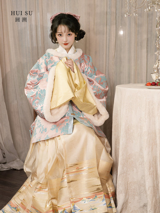 Zhaojun Ming Dynasty hanfu robe, collar and closure detail