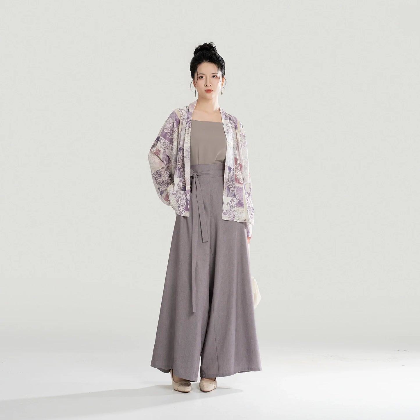 Song Dynasty Modern Hanfu Set with Winged Sleeve Top and Wide Leg Pants - Ziyun 紫芸 (Preorder)