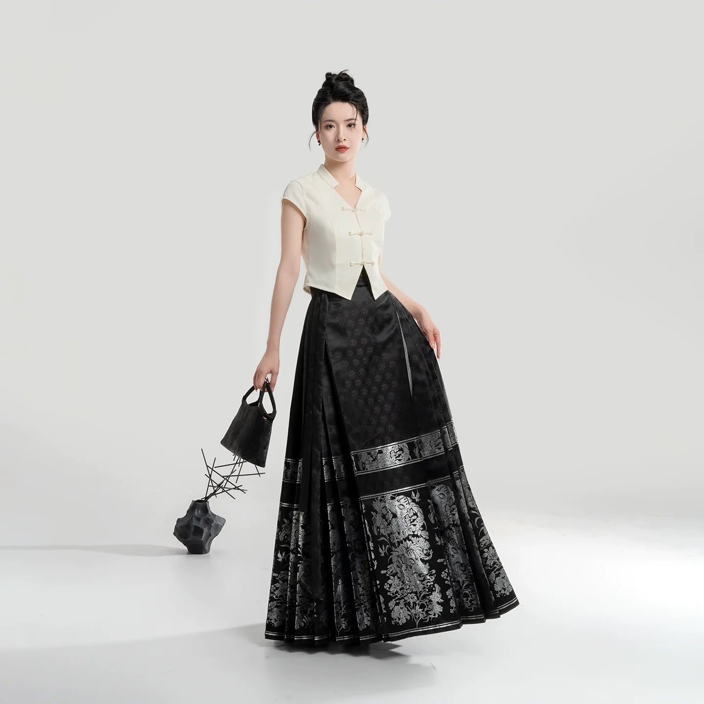 New Chinese Style Women's V Neck Top - Yinyue 吟月 (Preorder)