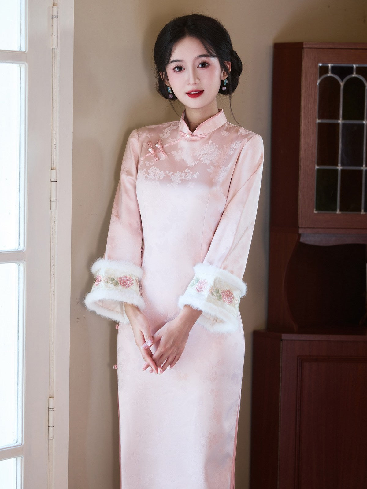 Long Sleeve Fur Trim Floral Qipao and Vest | Pink Roses