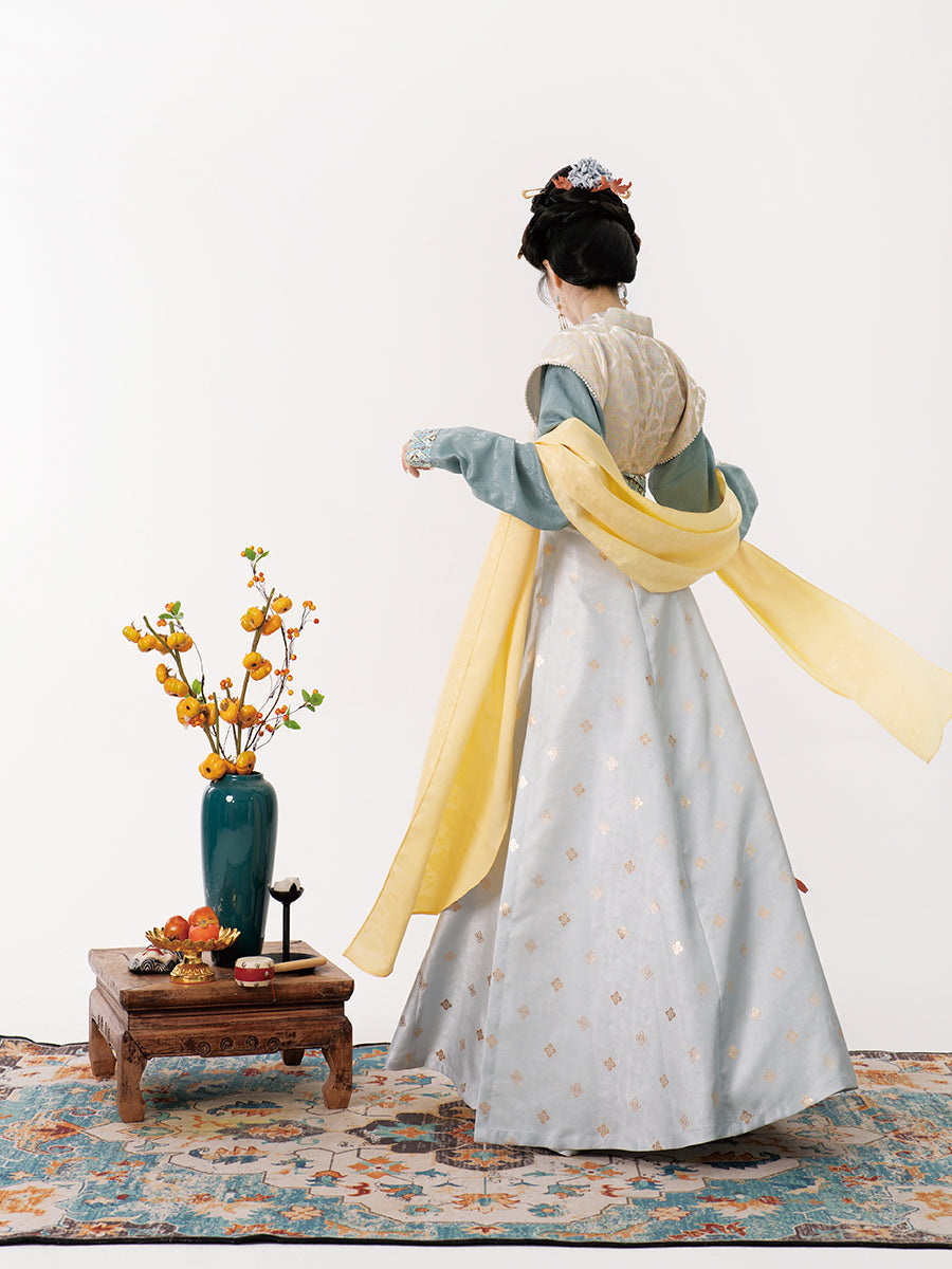 Xuan He 暄禾 - Tang Dynasty Style Beizi Qiyao Ruqun (Preorder)