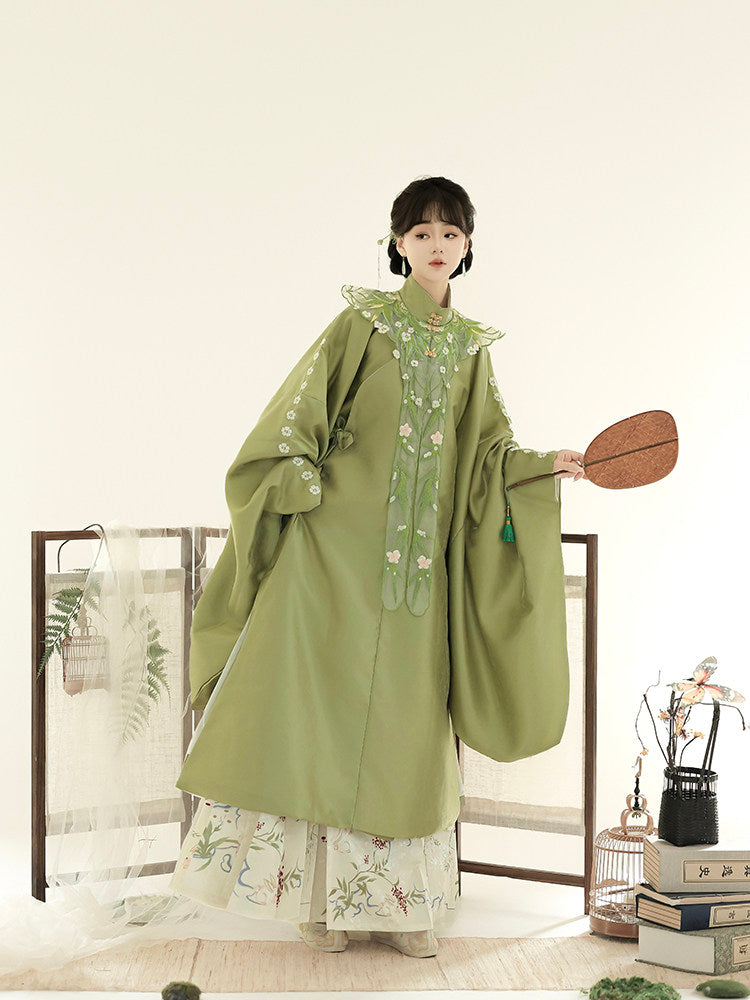 Ming Dynasty Pastel Mint Garden Print Robe & Mamianqun | Late Autumn 晚秋