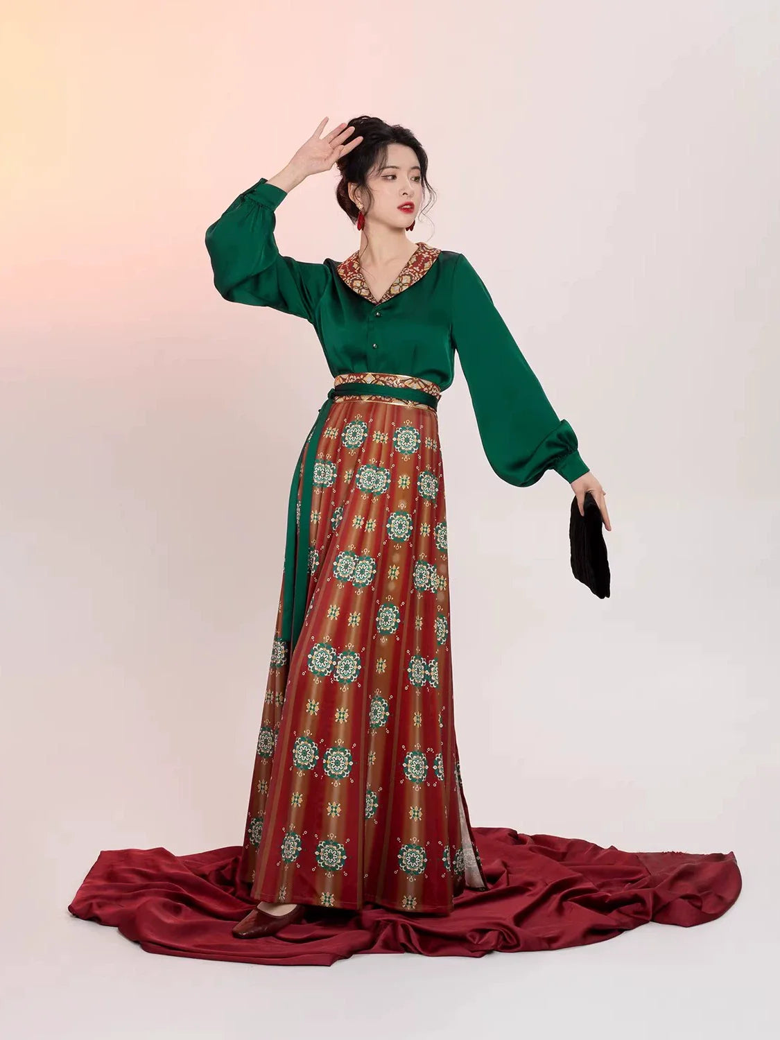 Tang Dynasty Modern Hanfu Set with Round Collar Top and Wrap Skirt - Yanhong 嫣红 (Preorder)