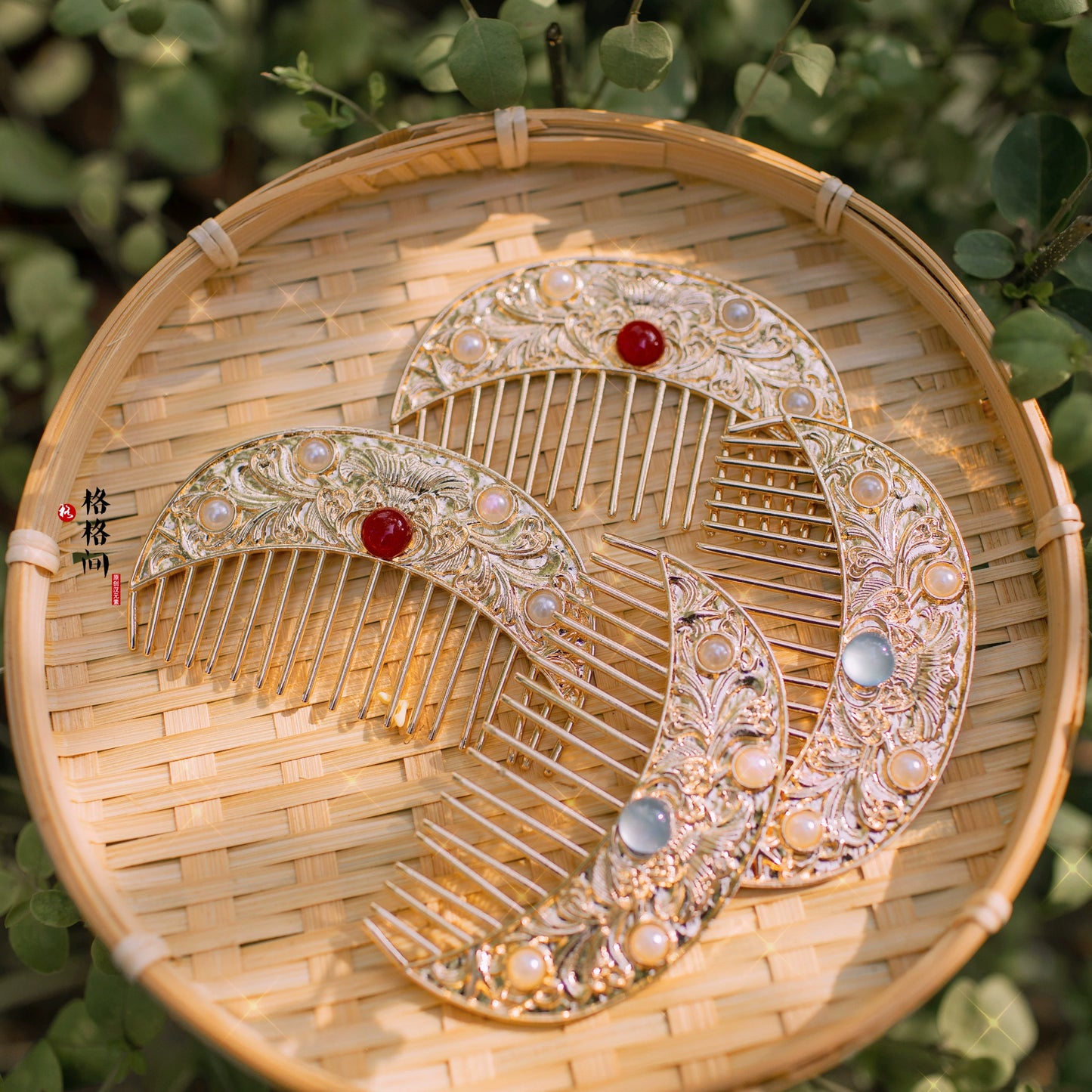 Hair Comb: Min Yin