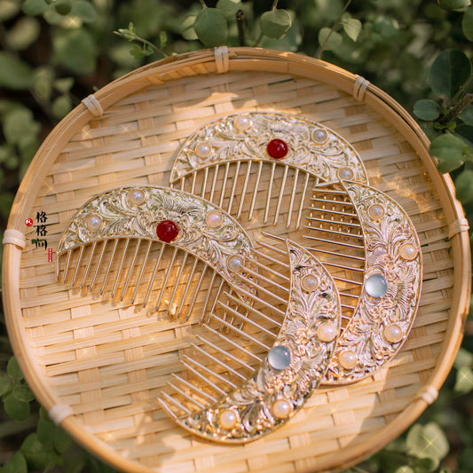 Hair Comb: Min Yin