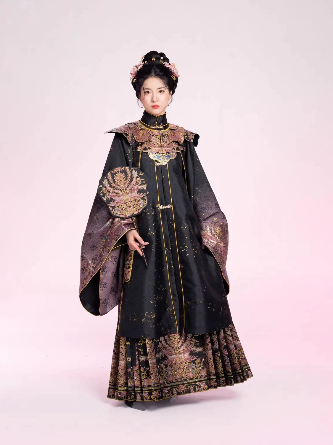 Ming Dynasty Traditional Hanfu Set & Mamian Skirt | Golden Jade Feathers 粉翠流丹