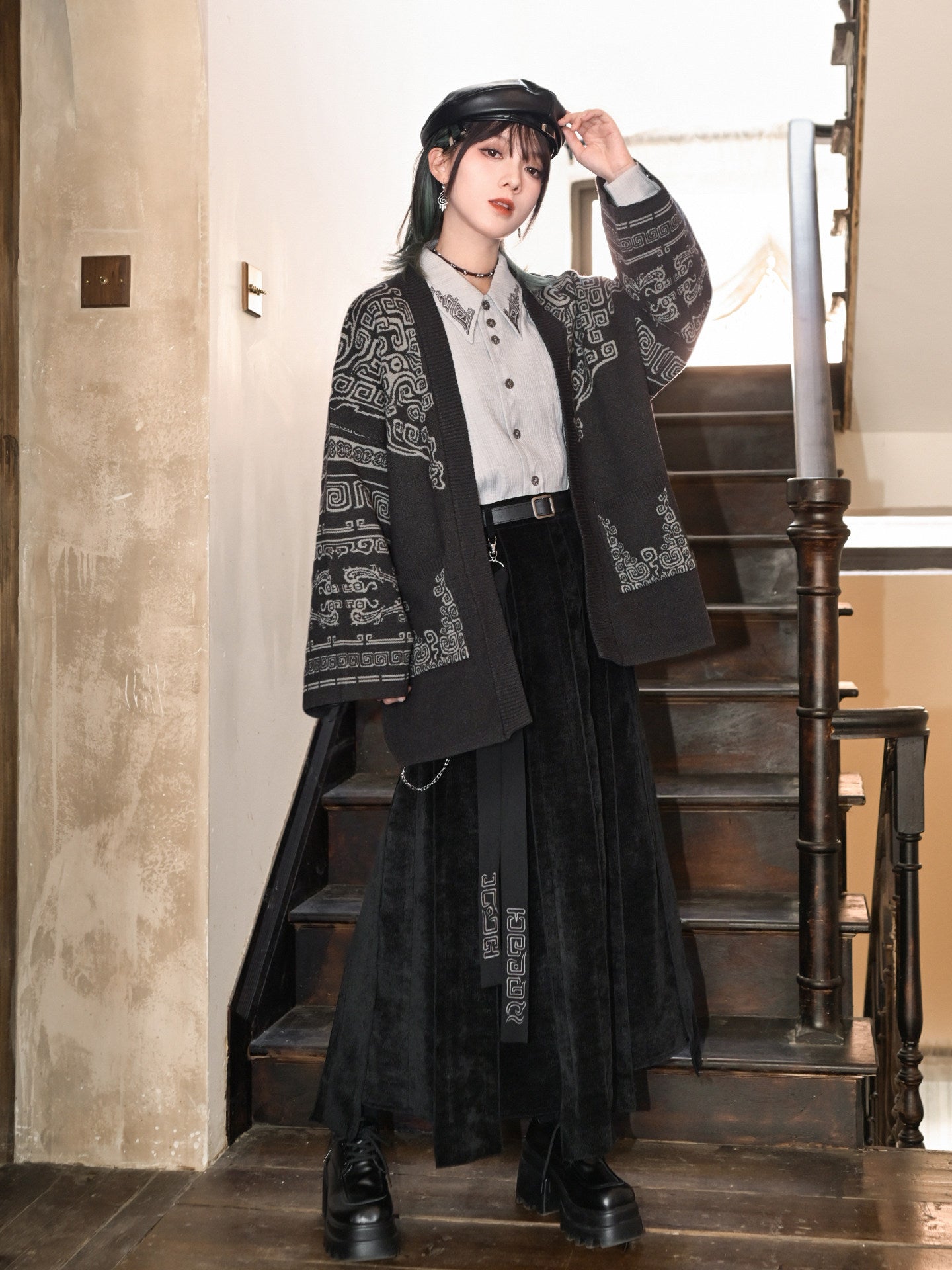 New Chinese Style Bronze Pattern Sweater - Casting Soul 铸魂