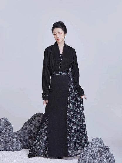 Song Dynasty Modern Hanfu Set with Changgan Temple Beizi and Three Pleat Skirt - Hanjiang Snow 寒江雪 (Preorder)