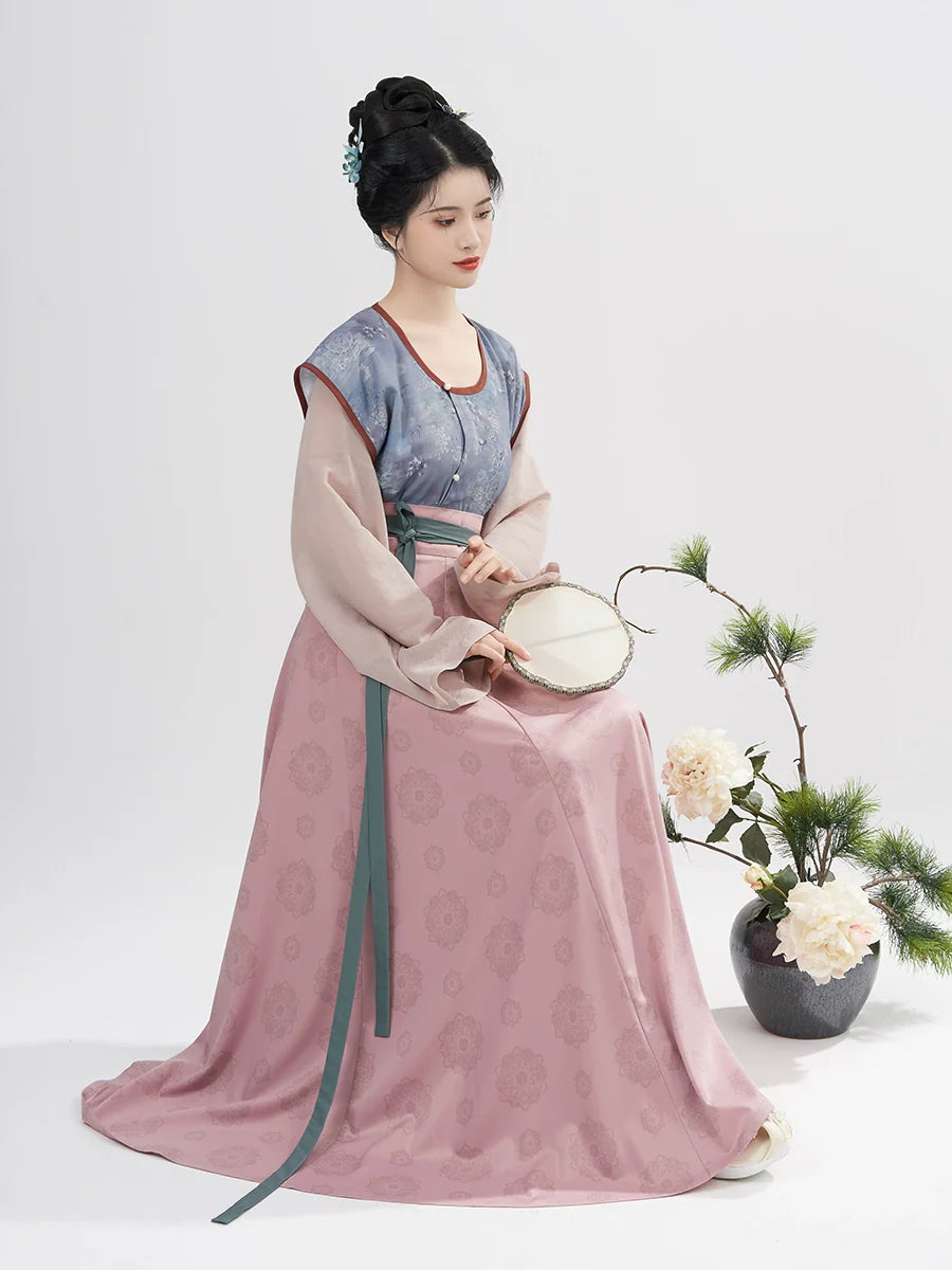 Tang Dynasty Modern Hanfu Set with Beizi Overlay & Flowing Eight-Panel Skirt - Bicheng 碧城 (Preorder)