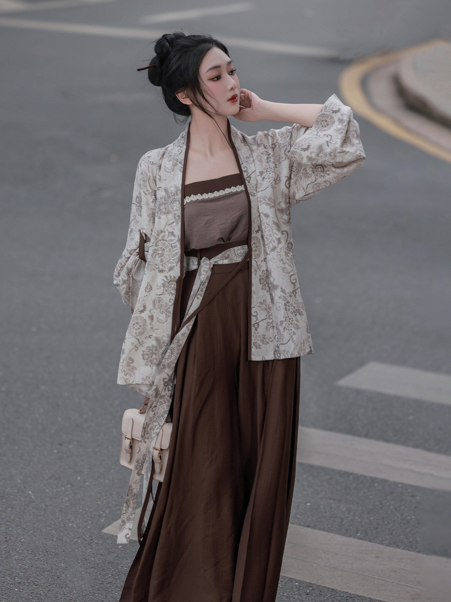 Song Dynasty Modern Hanfu Camisole with Shorts or Wide Leg Pants - Inkstone 砚秋 (Preorder)