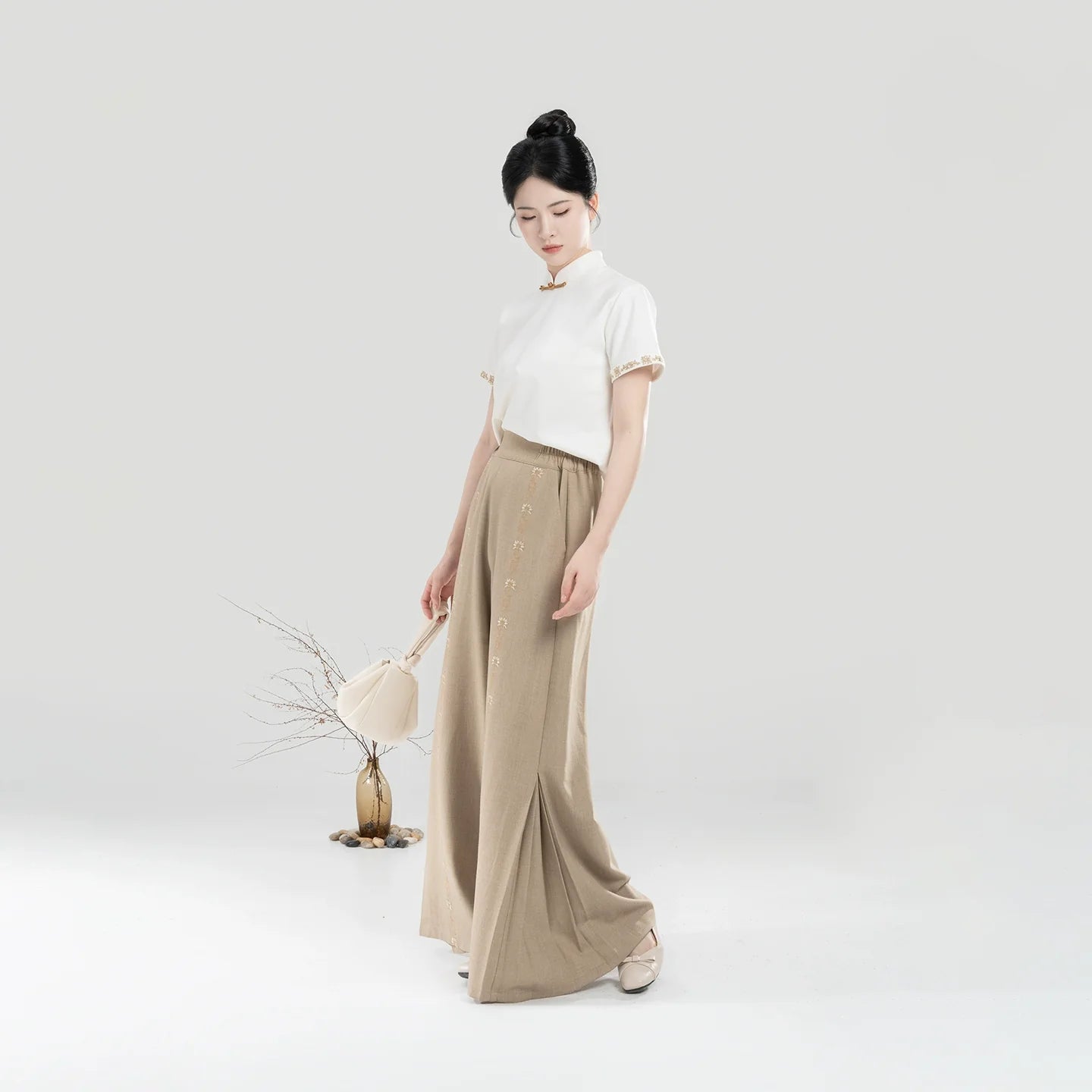 New Chinese Style Women Short Sleeve Top and Wide Leg Pants Modern Hanfu Set - Pinewood 松香木 (Preorder)