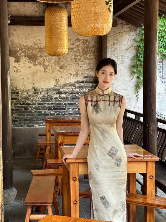 Xunxun sleeveless satin long cheongsam qipao — detail view